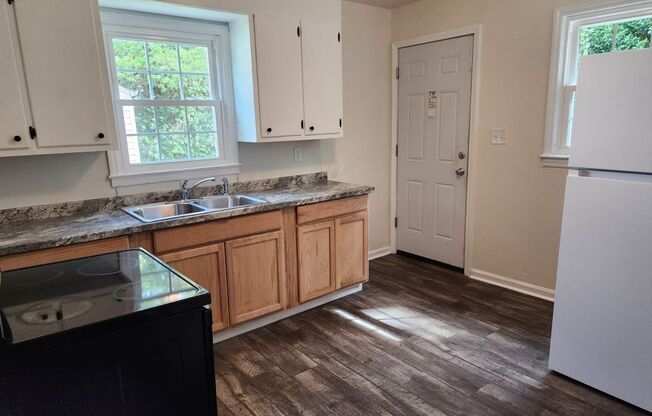 2 beds, 1 bath, $1,050