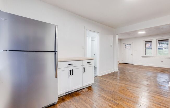 3 beds, 1.5 baths, $1,799, Unit Mt Washington