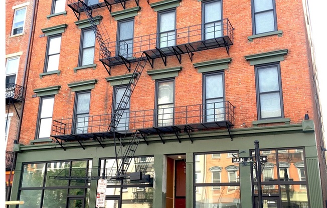 1208 Main St