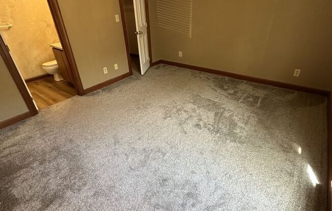1 Bedroom 1 Bathroom Condo!