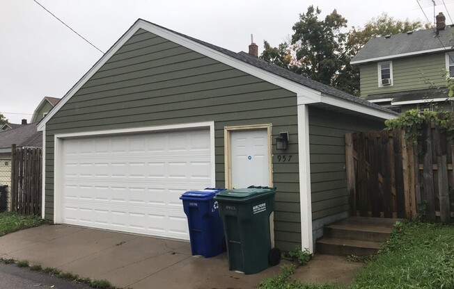 Charming 3 bedroom 1 bath in University/Lexington neighborhood!