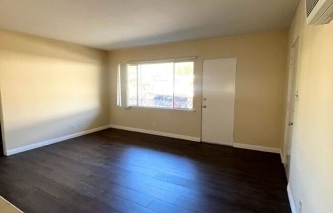 1 bed, 1 bath, $1,800, Unit 18