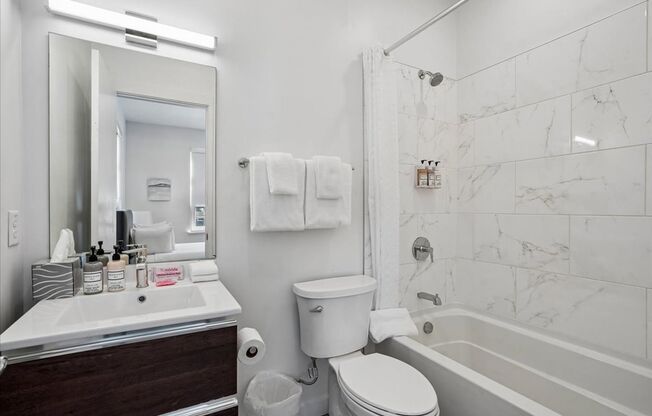 2 beds, 2 baths, 701 sqft, $3,099, Unit 401