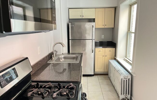 1 bed, 1 bath, $2,000, Unit 515 Orange Unit 1