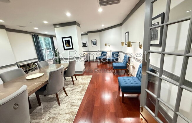 2 beds, 1 bath, 1,054 sqft, $2,200, Unit 728 728