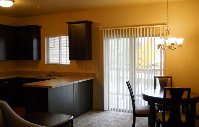 2 beds, 2 baths, 1,077 sqft, $1,400, Unit 231