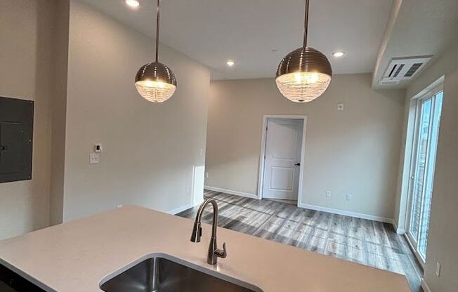 2 beds, 2 baths, 720 sqft, $1,949, Unit 820 #211