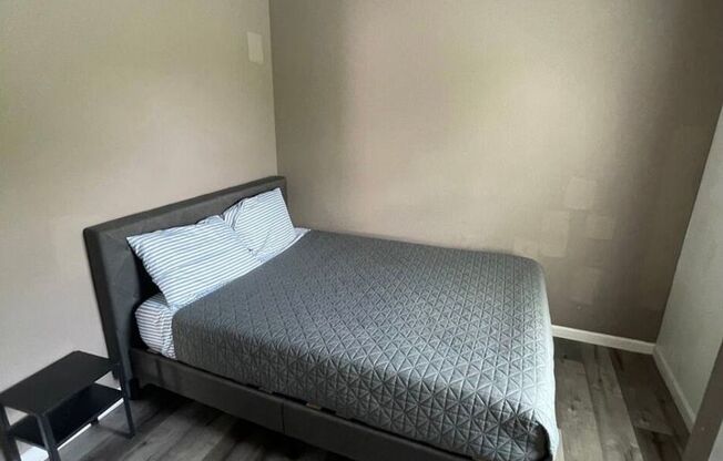3 beds, 2 baths, 1,450 sqft, $1,800, Unit #303