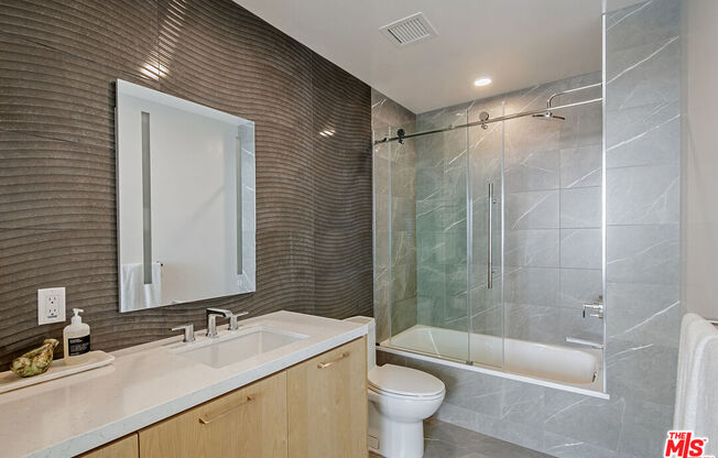 2 beds, 2.5 baths, 1,201 sqft, $5,000, Unit 3202