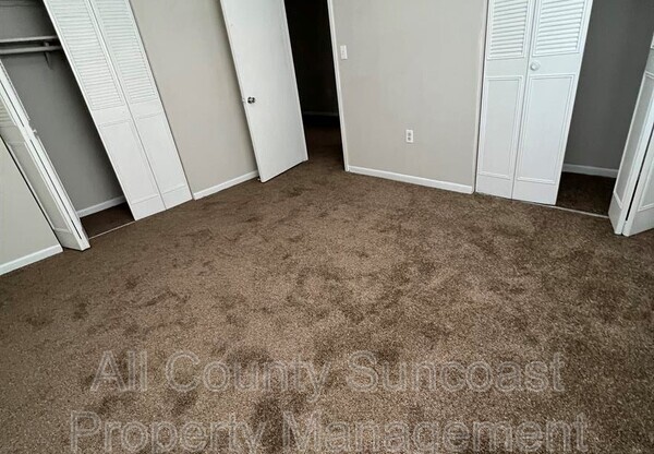 3467 33 AVE N