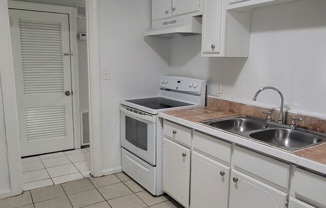 College St 3272