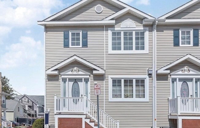 40 MYRTLE ST