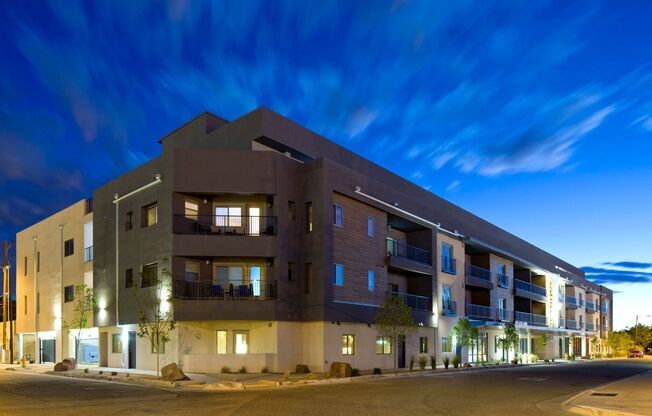 Studio, 1 bath, 581 sqft, $1,400, Unit 111