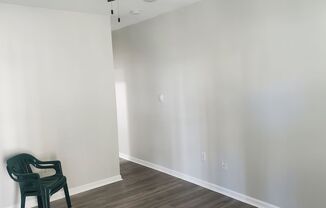 2 beds, 1 bath, $1,100, Unit 1st Floor