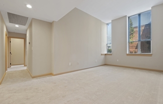1 bed, 1 bath, 955 sqft, $2,700, Unit 213