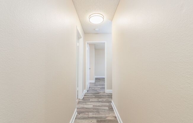 2 beds, 1.5 baths, 700 sqft, $2,295, Unit 28