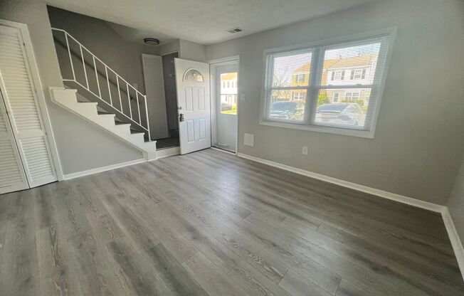 Newly Renovated 3 BR/1.5 BA Townhome in Glen Burnie!