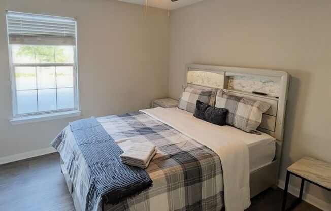 3 beds, 3 baths, 849 sqft, $1,785, Unit 123