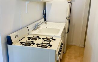 Studio, 1 bath, 600 sqft, $925, Unit Unit 235-1