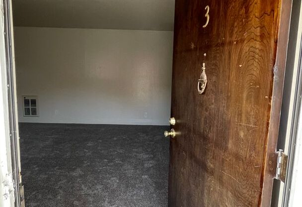 2 beds, 1 bath, $2,500