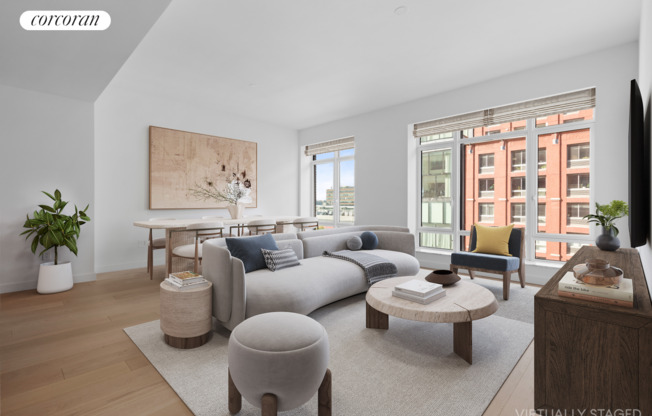 555 W 22 ST