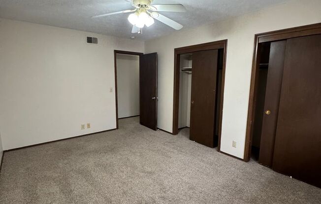 2 beds, 1 bath, 950 sqft, $875, Unit #7