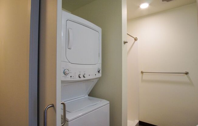 1 bed, 1 bath, $1,795, Unit 201