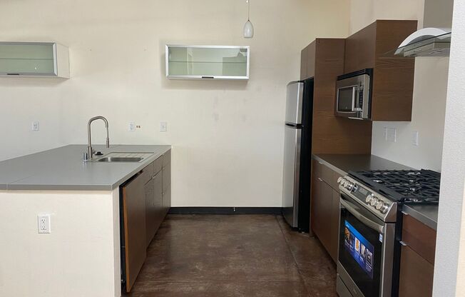 1 bed, 2 baths, 1,036 sqft, $1,600, Unit 408