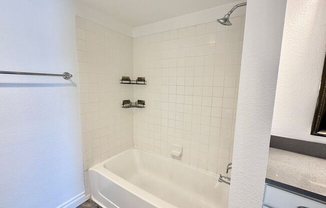 1 bed, 1 bath, $1,250, Unit # 2011