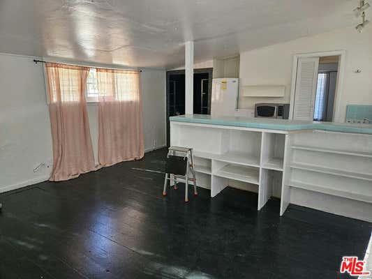 1 bed, 1 bath, 350 sqft, $2,400