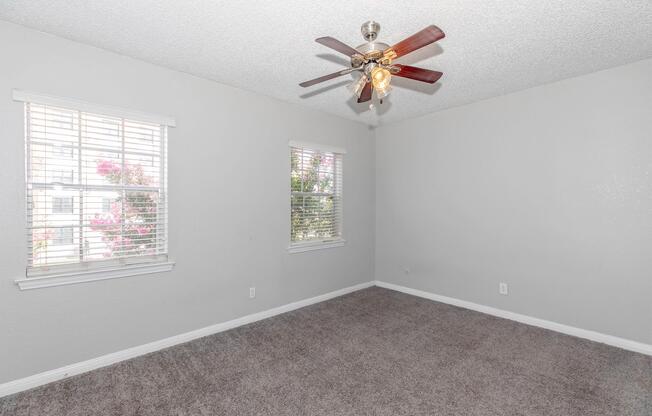 2 beds, 1 bath, 863 sqft, $1,150