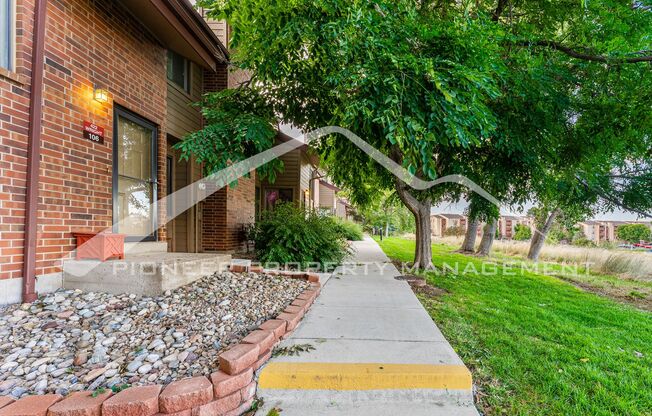 Quiet Townhome Next To The Park With Great Views And An Open Floor Plan!