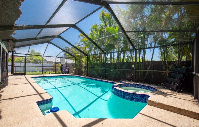 502 TIMBER BAY CIR E