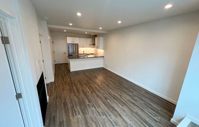 1 bed, 1 bath, 550 sqft, $2,750, Unit 02