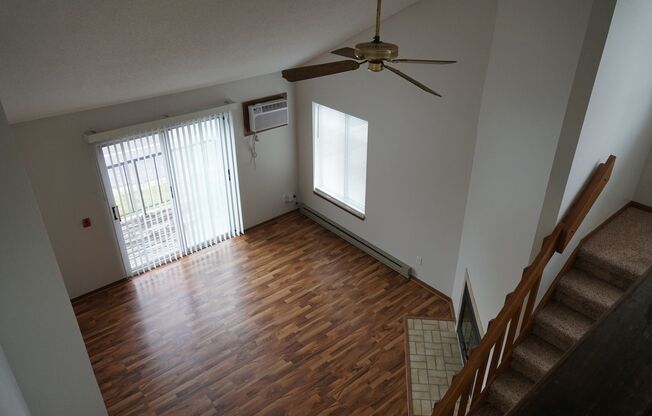 2 beds, 1.5 baths, 950 sqft, $1,434, Unit 5811-2A