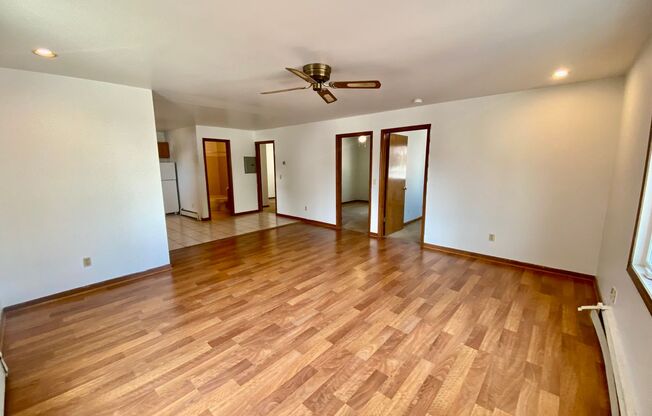 3 beds, 1 bath, $1,550, Unit 5