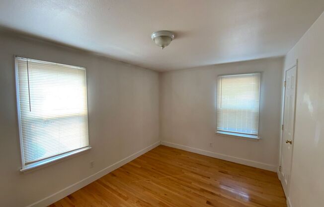 2 beds, 1 bath, $1,595