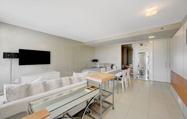 Studio, 1 bath, $2,700, Unit # 2007