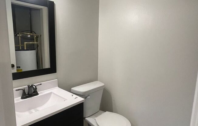 2 beds, 1.5 baths, 928 sqft, $1,050, Unit Unit 202