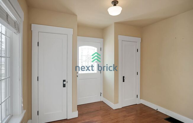 3 beds, 1 bath, $2,695