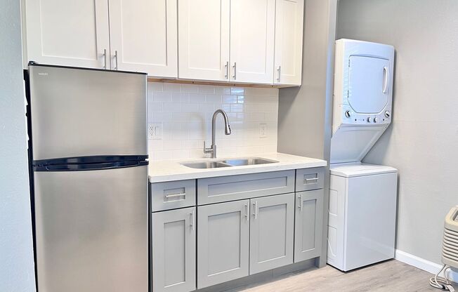 Studio, 1 bath, 407 sqft, $995, Unit 107