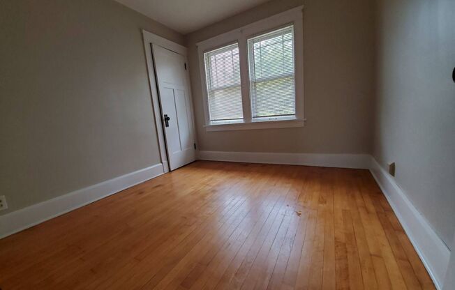 4 beds, 1 bath, $2,100