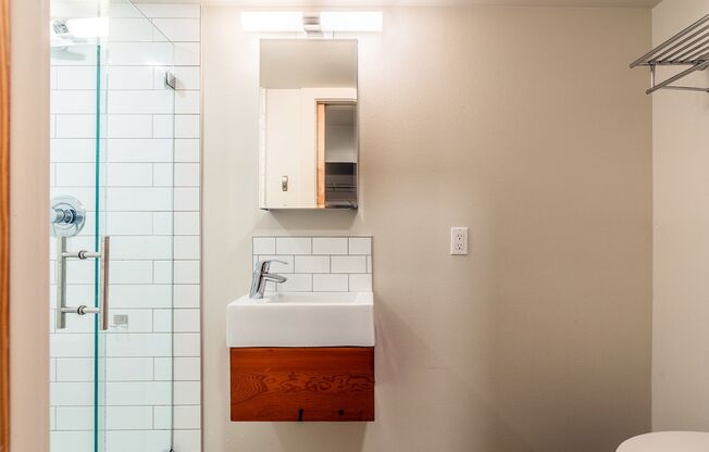 Studio, 1 bath, 287 sqft, $1,325, Unit 103