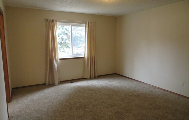 6135 AMBER WAY