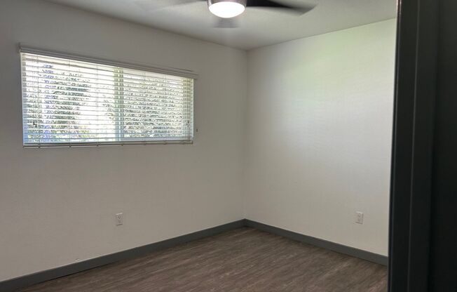 2 beds, 1 bath, 950 sqft, $2,915, Unit B072