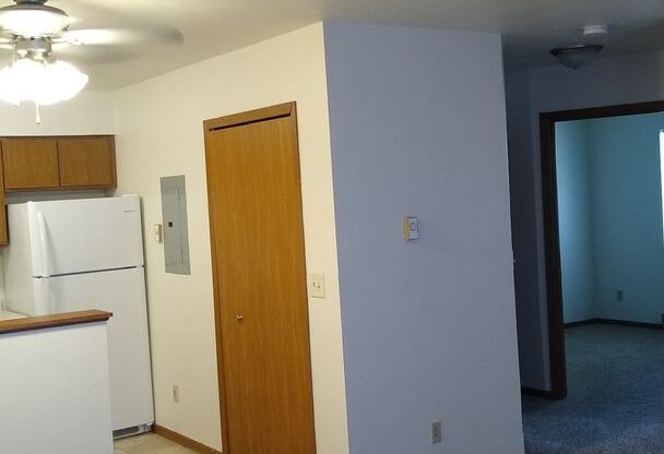 2 beds, 1 bath, 672 sqft, $800