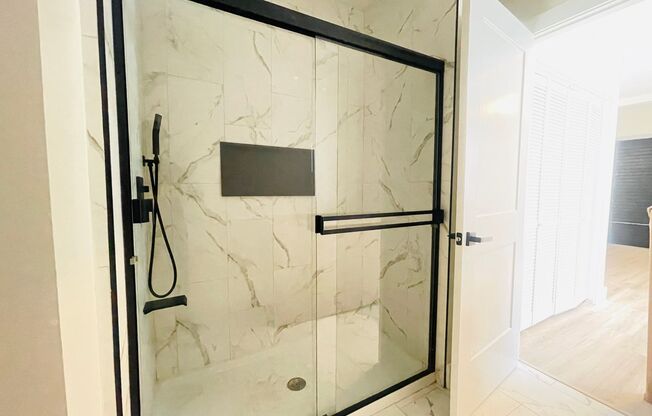 3 beds, 2 baths, 1,200 sqft, $2,599, Unit 1517-01