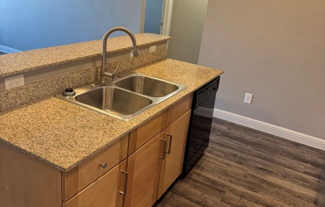 2 beds, 2 baths, 947 sqft, $1,399, Unit 3A-1305