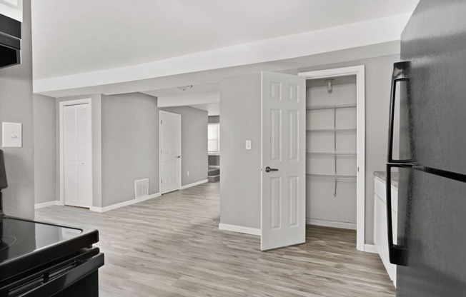 Kitchen at Spring Creek Townhomes, Springfield, IL, 62702