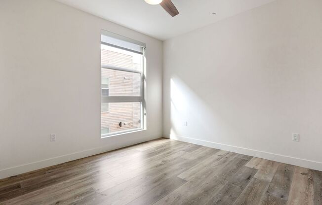 2 beds, 2 baths, 979 sqft, $5,395, Unit 304